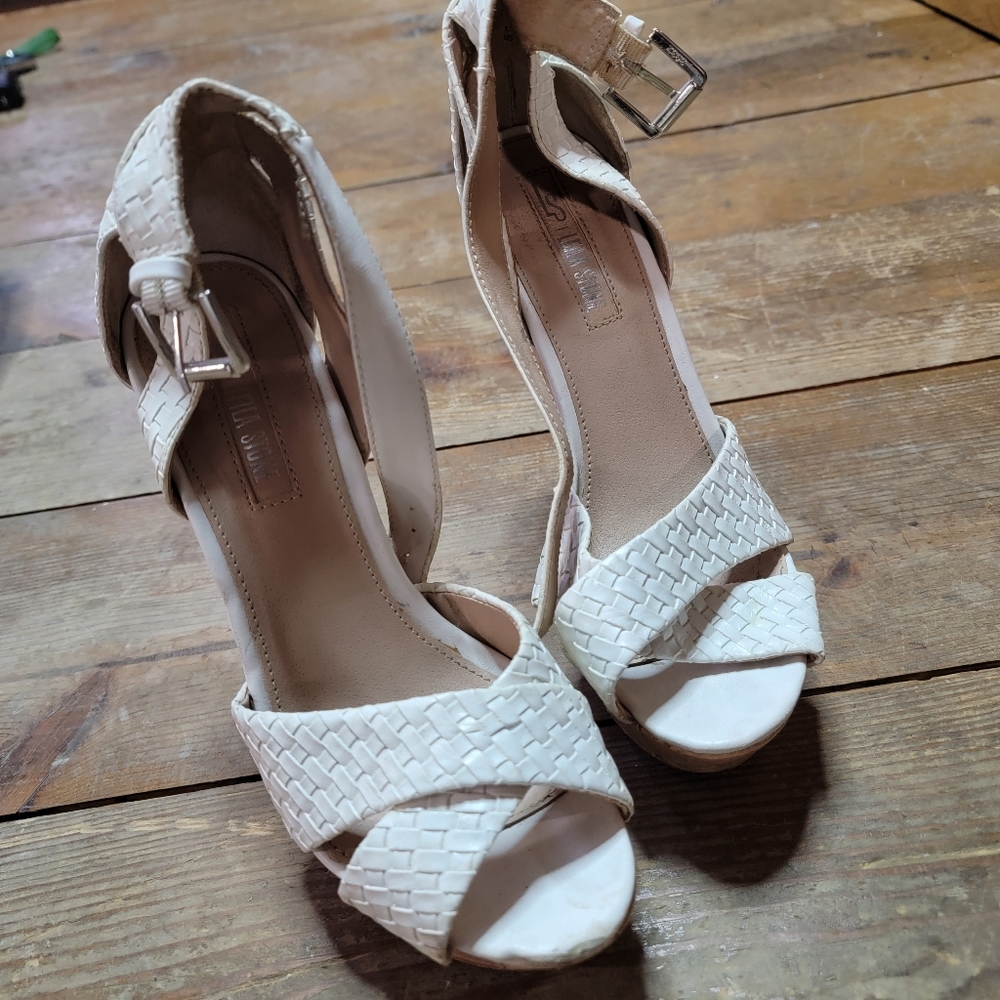 Leila Stone Lynah White Platform Wedges Size 7.5